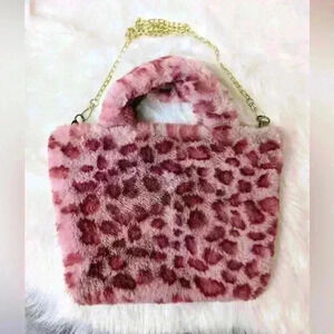 Pink faux  fury leopard print purse with gold shoulder chain NWOT